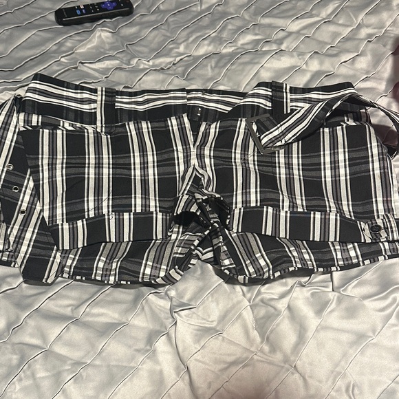 Guess Black and White Plaid Women's  Shorts - Picture 1 of 3